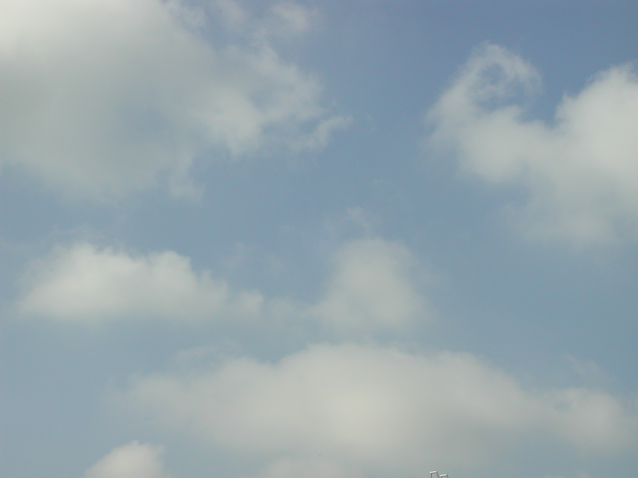 秋晴れの空