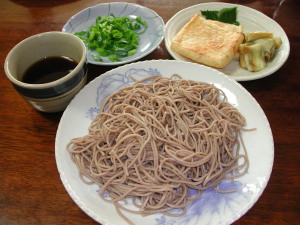 昼食の蕎麦