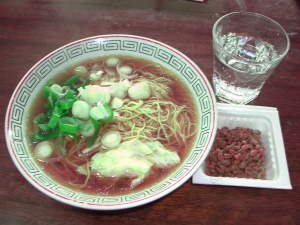昼食はしょうゆラーメン