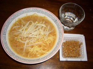 昼食はしょうゆラーメン