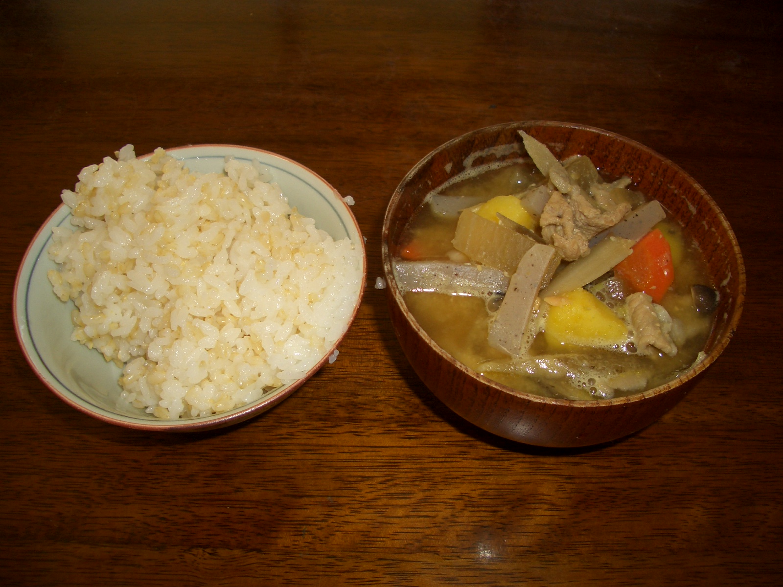 昼食は豚汁