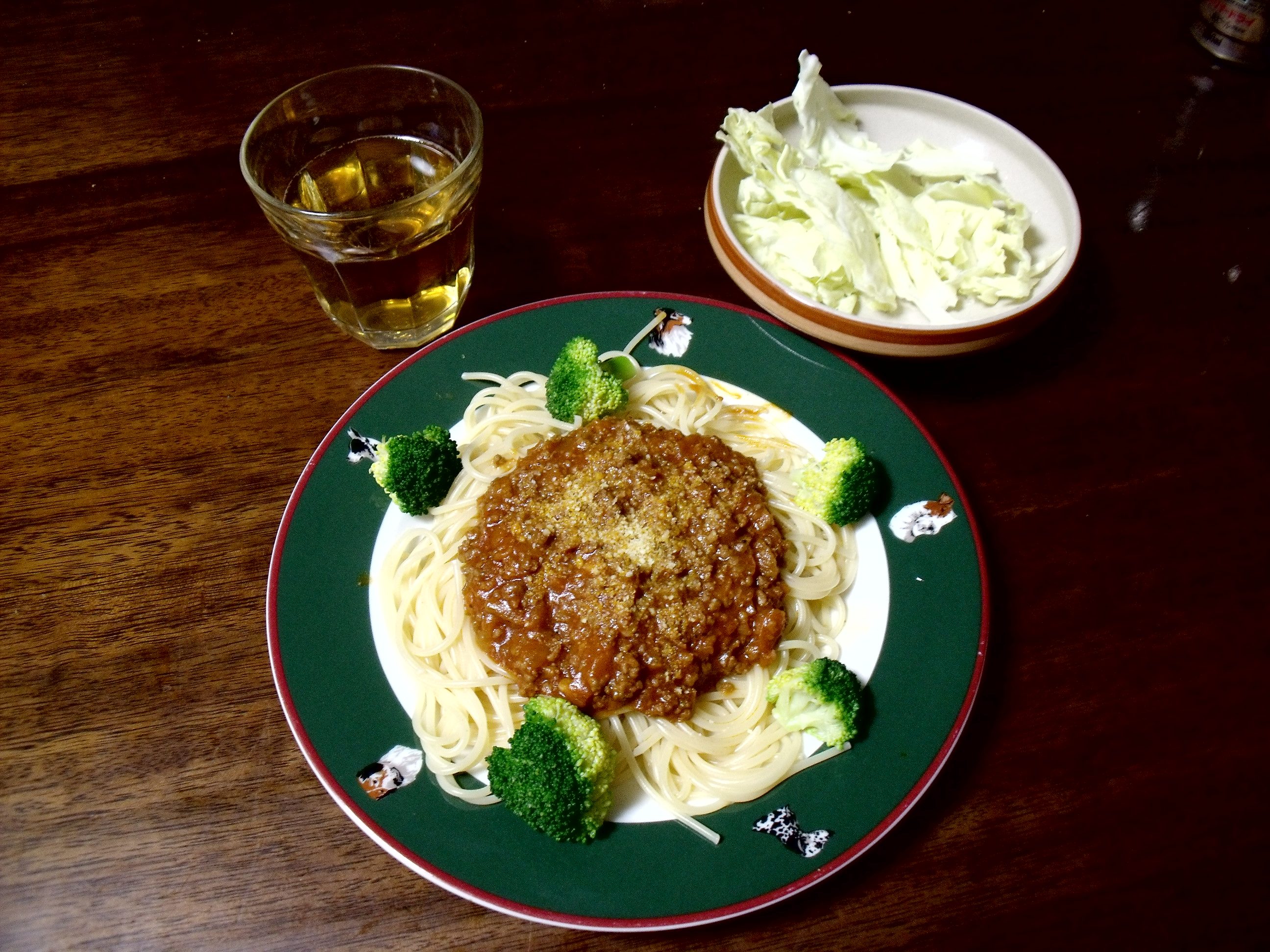 夕食はスパゲッティミートソース