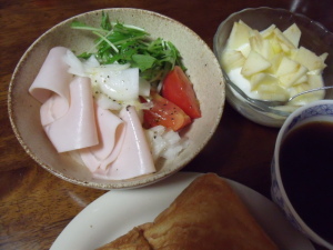 朝食