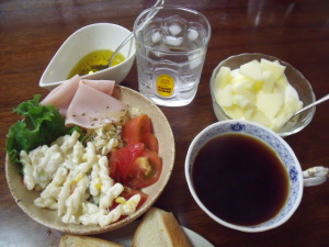 朝食